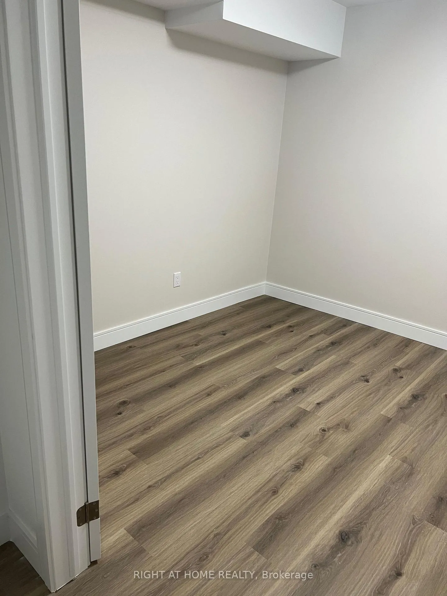 Photo 15 of Unit 3, 32 Cadorna Avenue, Toronto, Danforth Village-East York — HOMEH