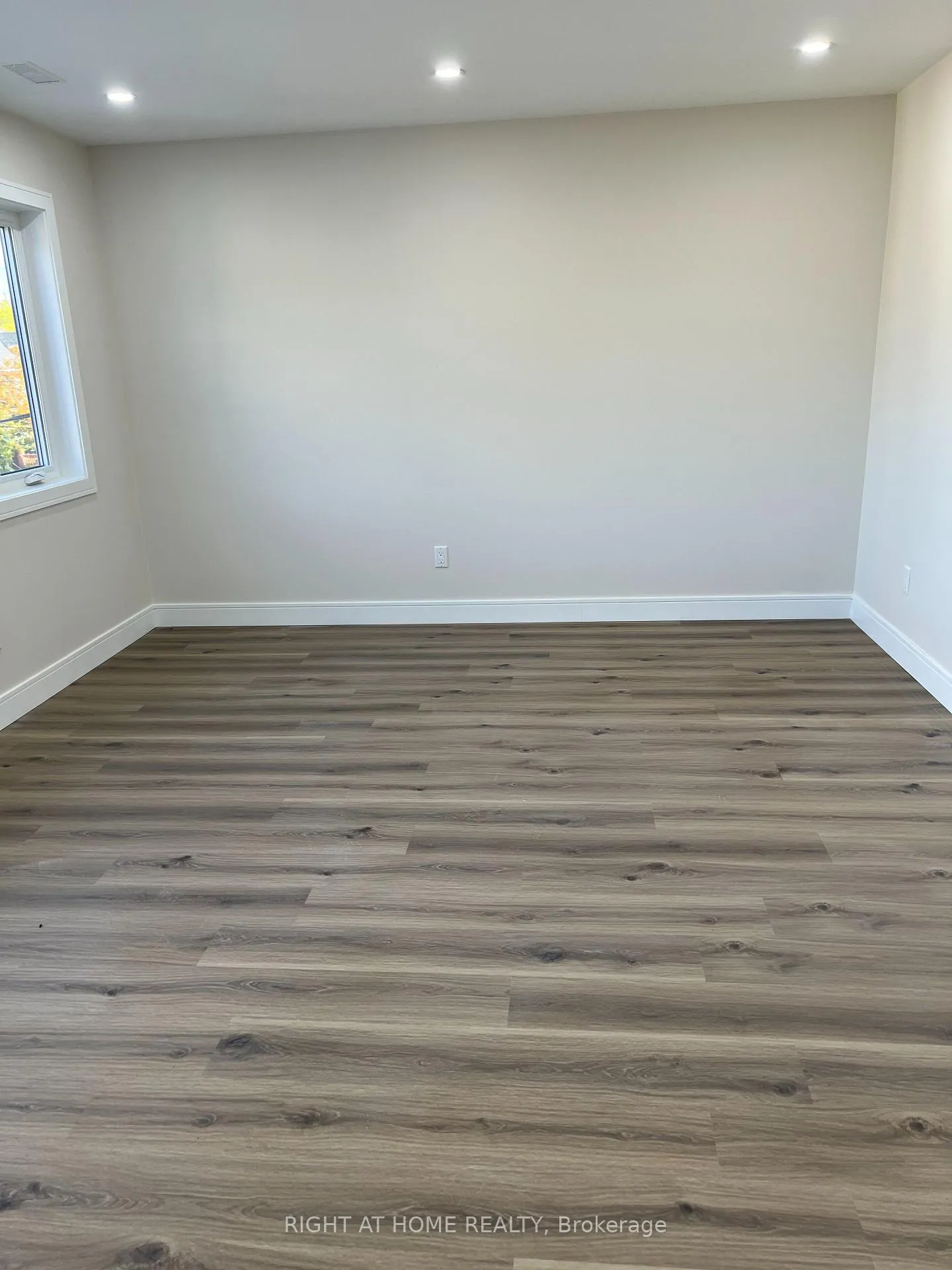 Photo 18 of Unit 3, 32 Cadorna Avenue, Toronto, Danforth Village-East York — HOMEH