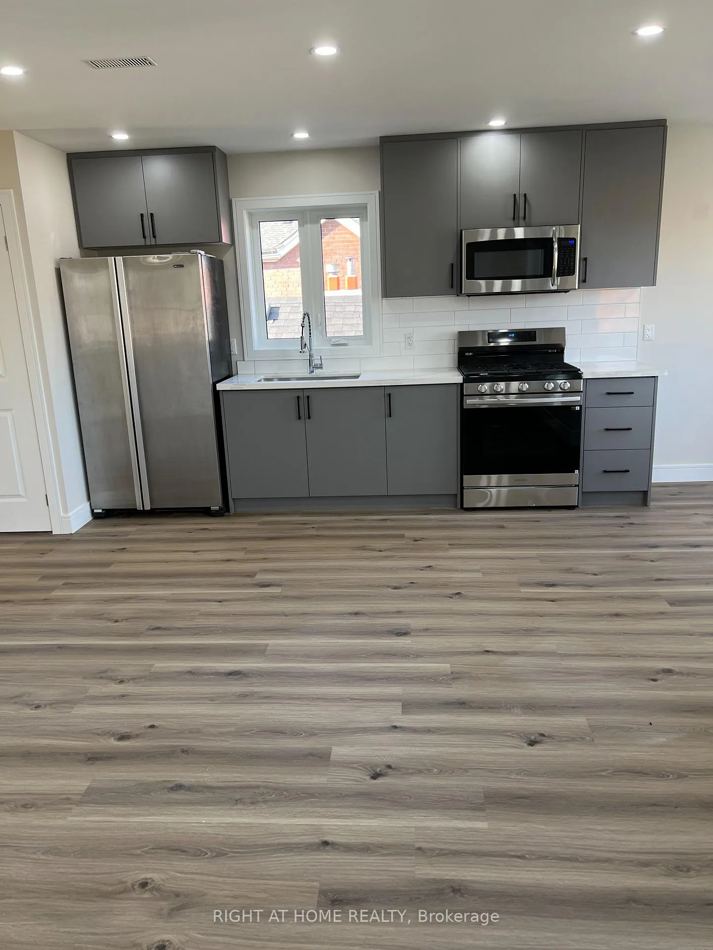 Photo 21 of Unit 3, 32 Cadorna Avenue, Toronto, Danforth Village-East York — HOMEH