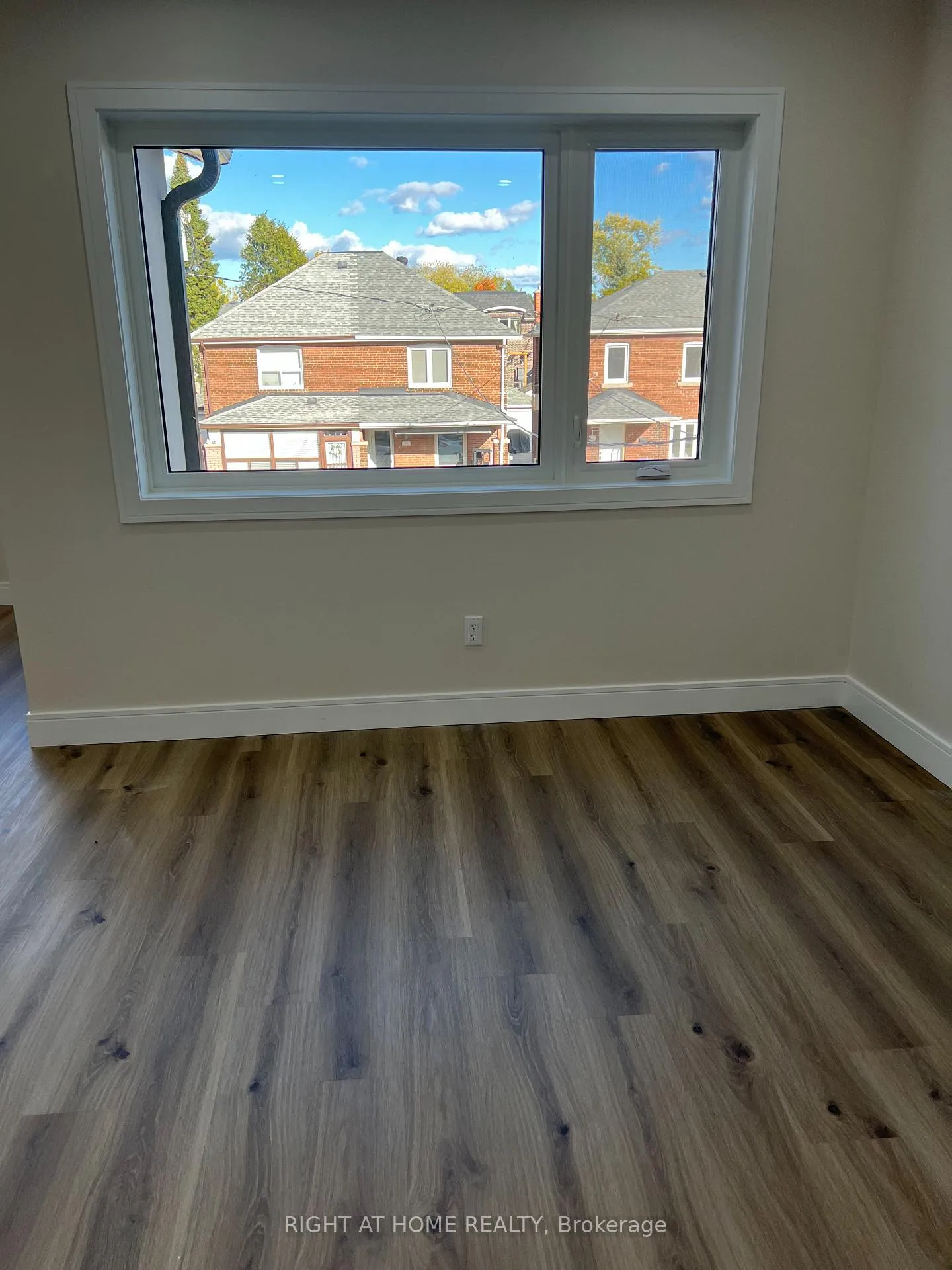 Photo 23 of Unit 3, 32 Cadorna Avenue, Toronto, Danforth Village-East York — HOMEH