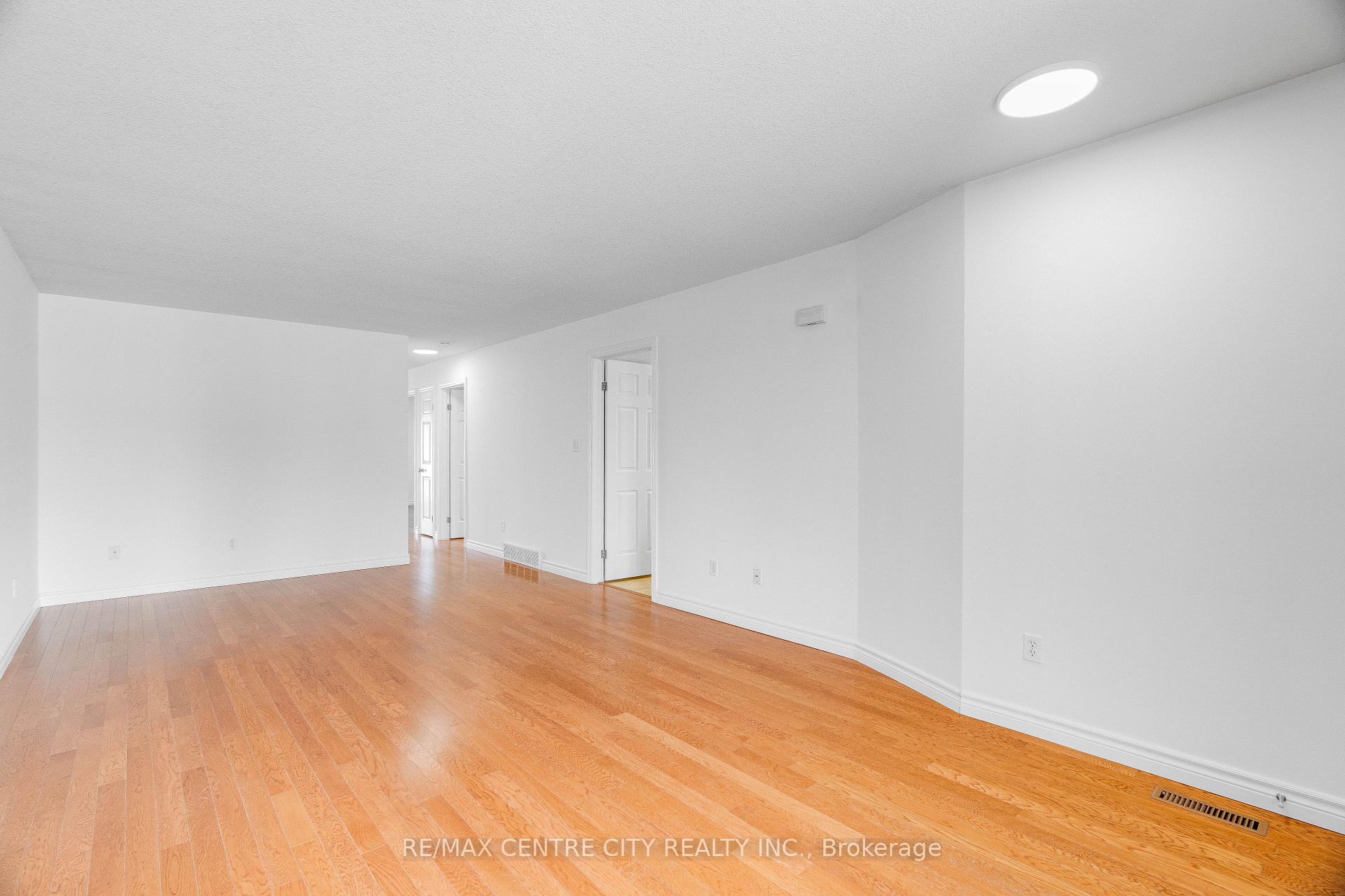 Photo 4 of 153 Maitland Street, Strathroy-Caradoc, NW — HOMEH