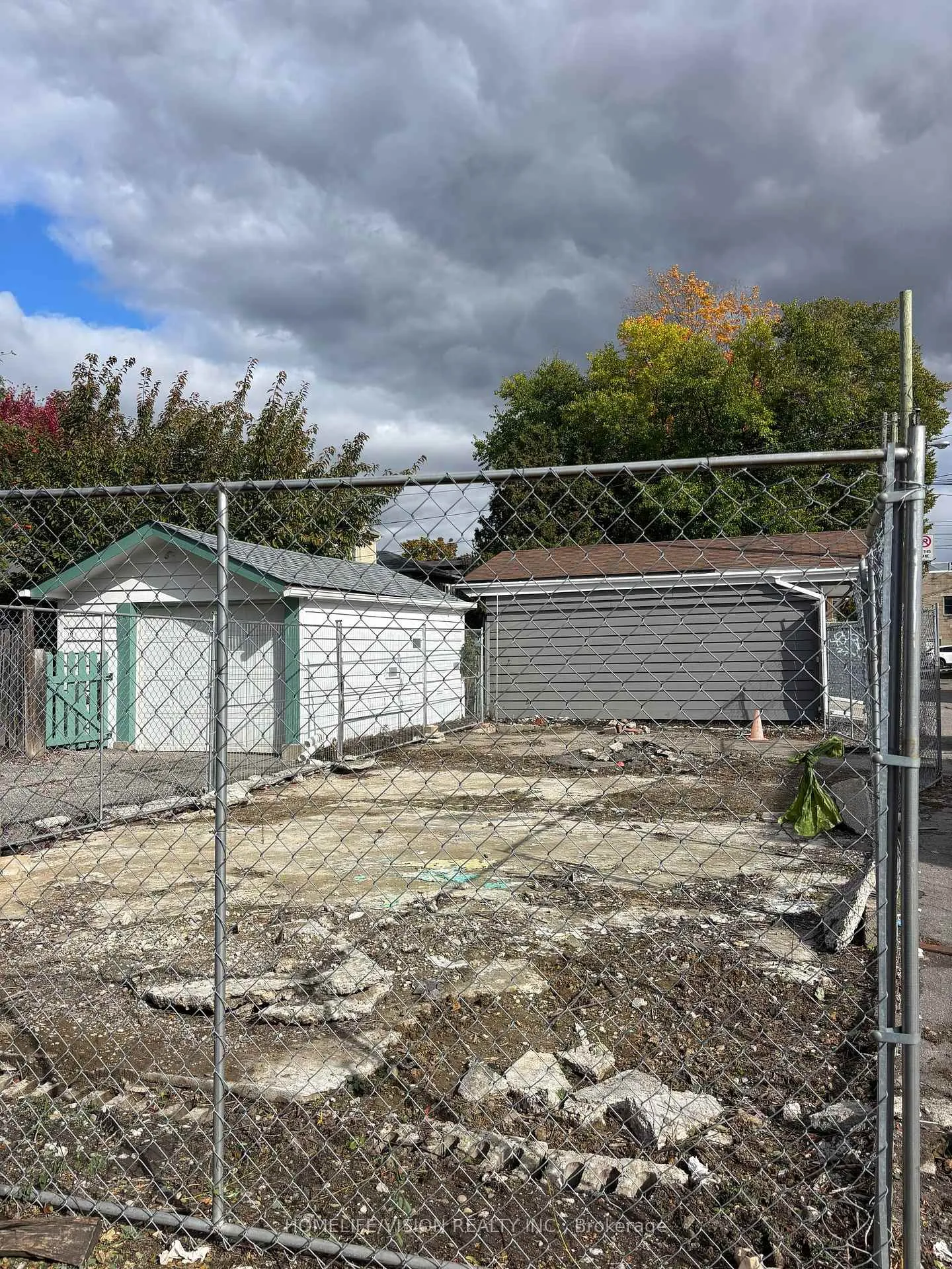 Photo 1 of Sutherland Drive, Toronto, Leaside — HOMEH