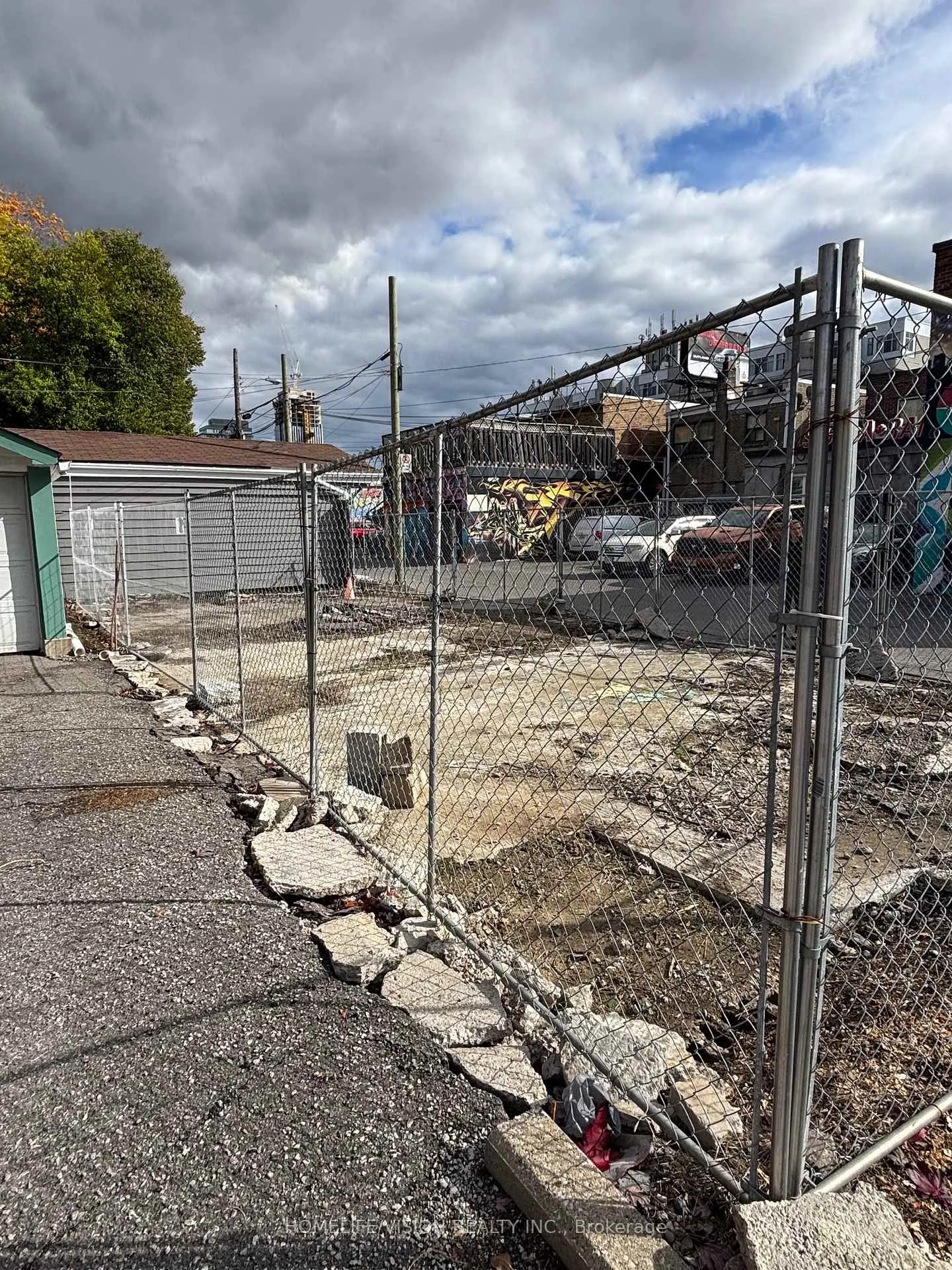 Photo 5 of Sutherland Drive, Toronto, Leaside — HOMEH