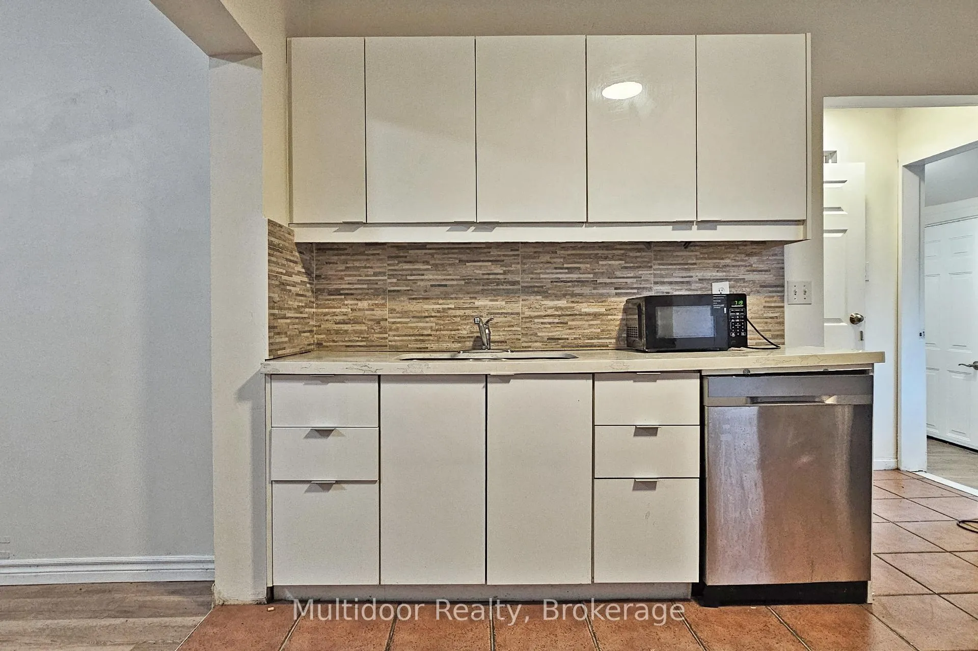 Photo 2 of 260 Glebemount Avenue, Toronto, Danforth Village-East York — HOMEH