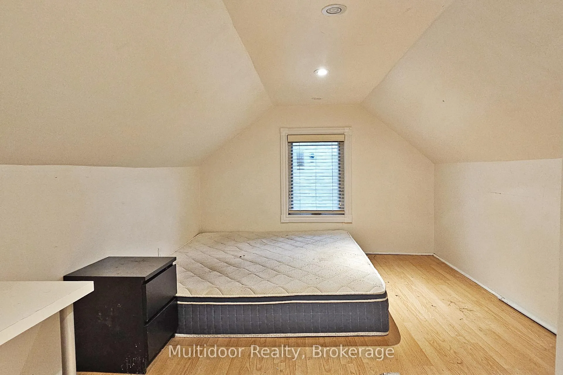 Photo 7 of 260 Glebemount Avenue, Toronto, Danforth Village-East York — HOMEH