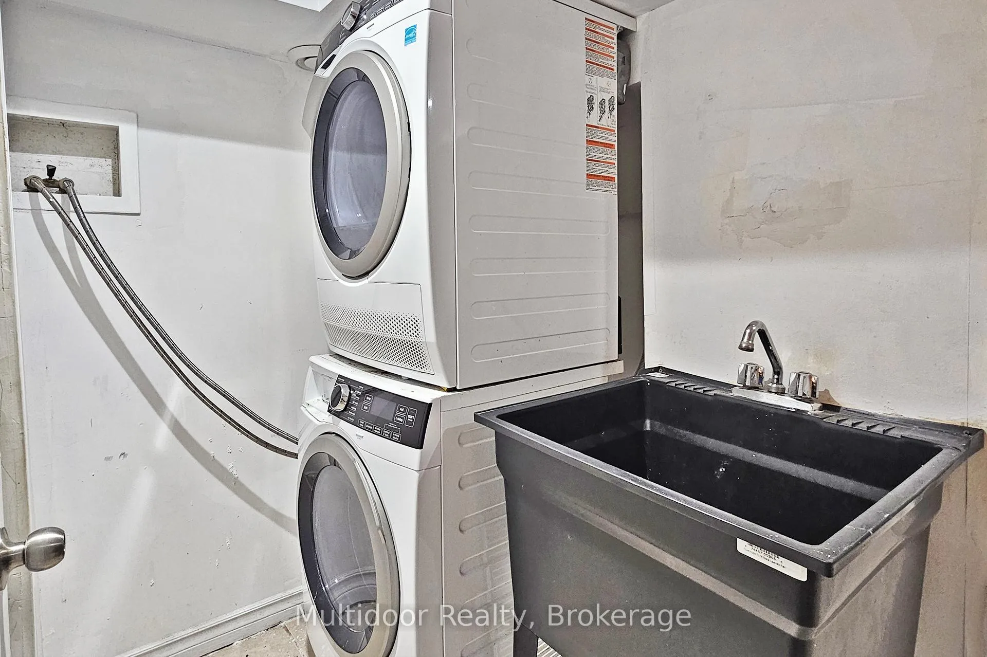 Photo 9 of 260 Glebemount Avenue, Toronto, Danforth Village-East York — HOMEH
