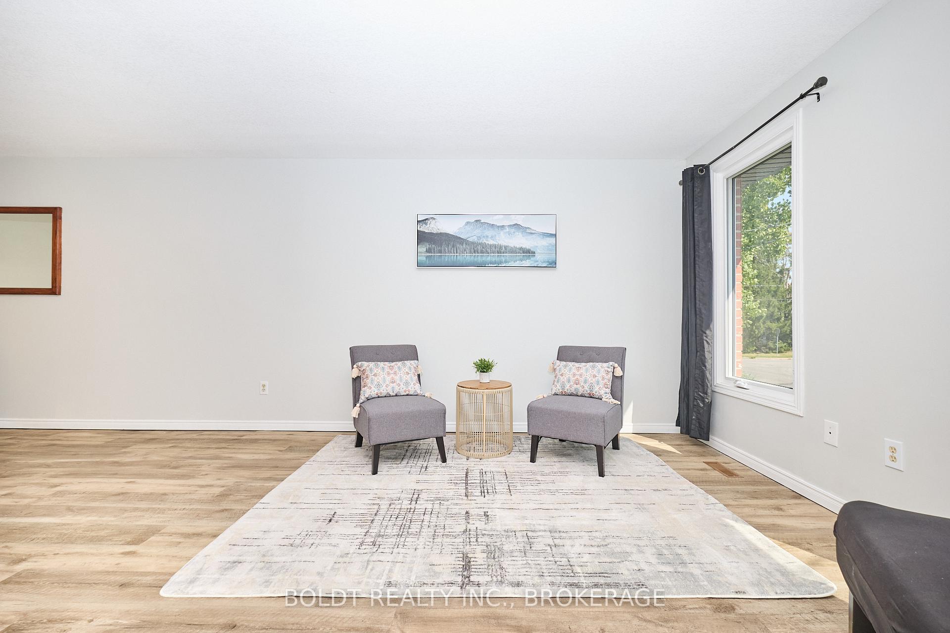 Photo 8 of 17-19 Colborne Street, Thorold, Thorold Downtown — HOMEH