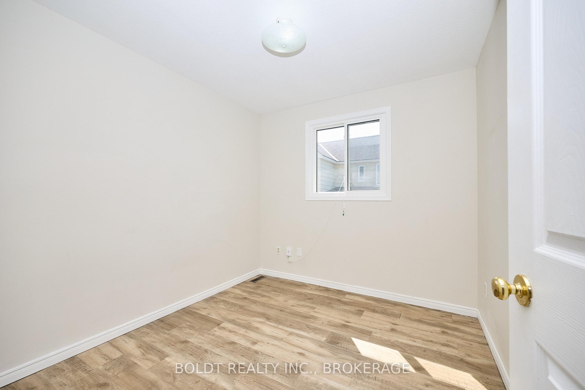 Photo 10 of 17-19 Colborne Street, Thorold, Thorold Downtown — HOMEH