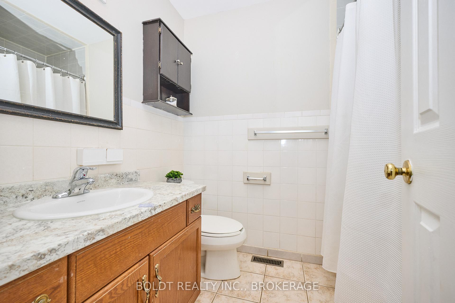 Photo 13 of 17-19 Colborne Street, Thorold, Thorold Downtown — HOMEH