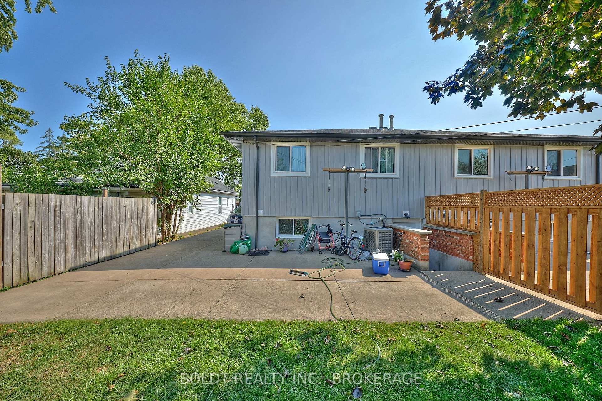 Photo 36 of 17-19 Colborne Street, Thorold, Thorold Downtown — HOMEH