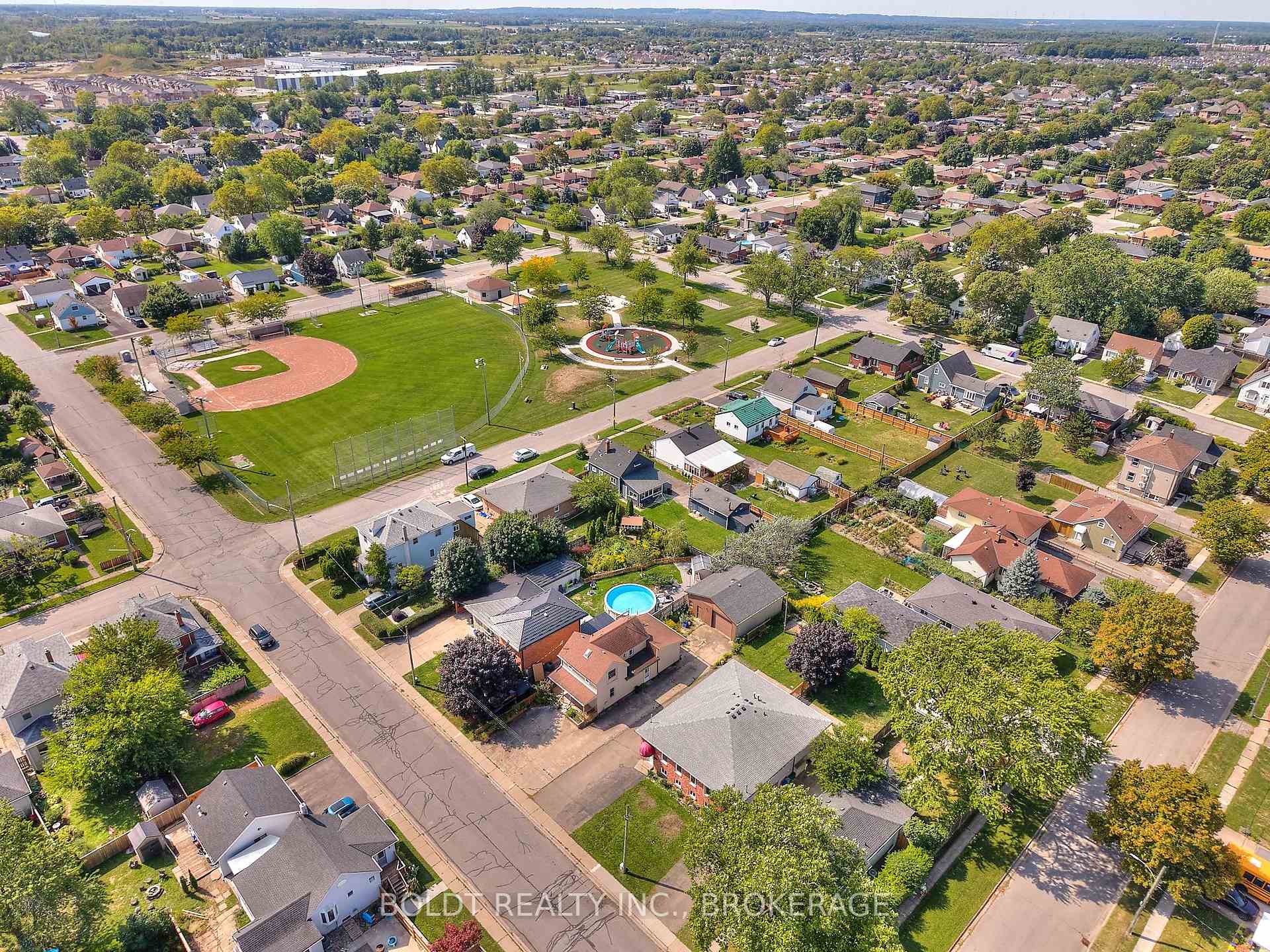 Photo 41 of 17-19 Colborne Street, Thorold, Thorold Downtown — HOMEH