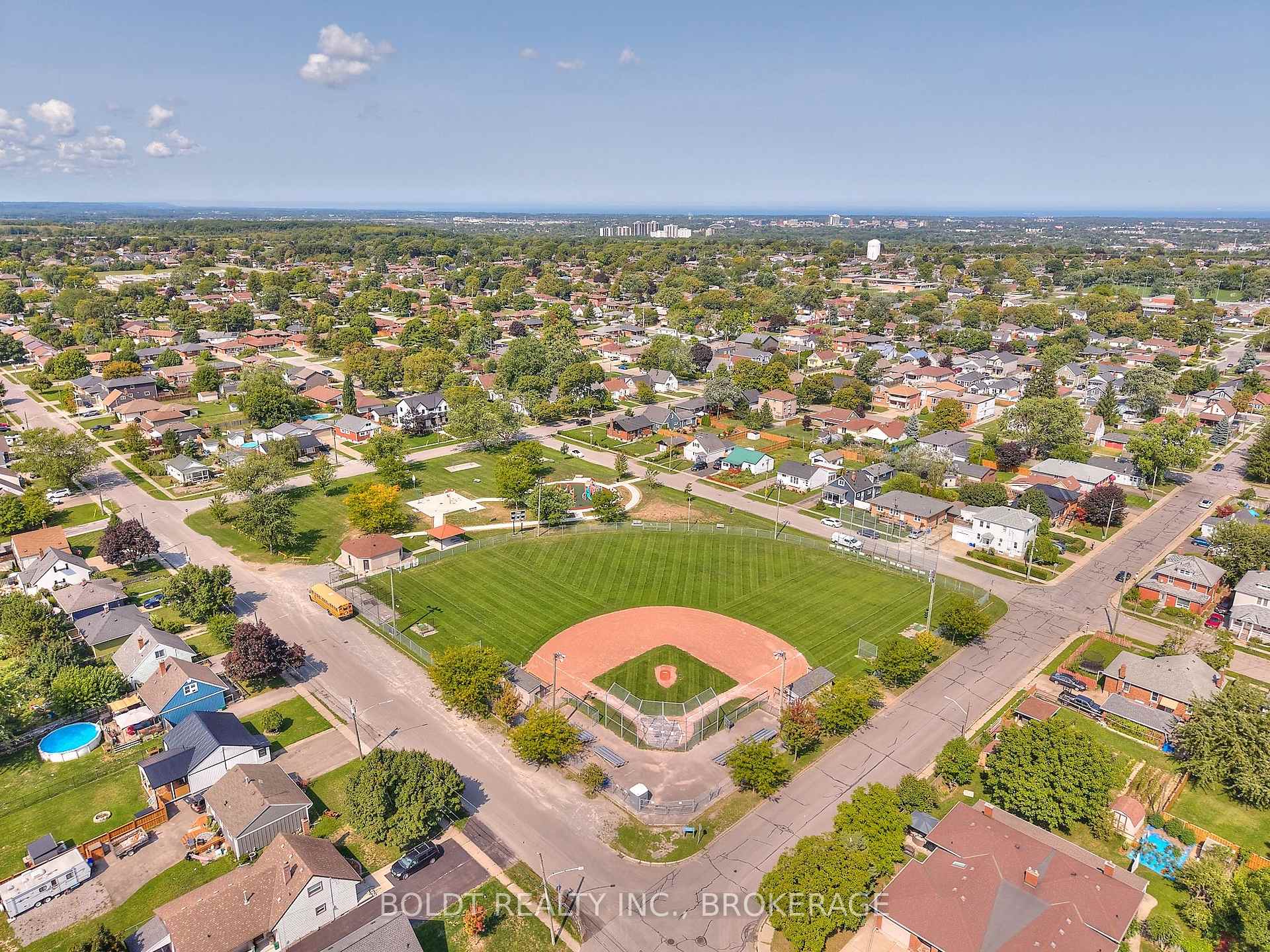 Photo 42 of 17-19 Colborne Street, Thorold, Thorold Downtown — HOMEH
