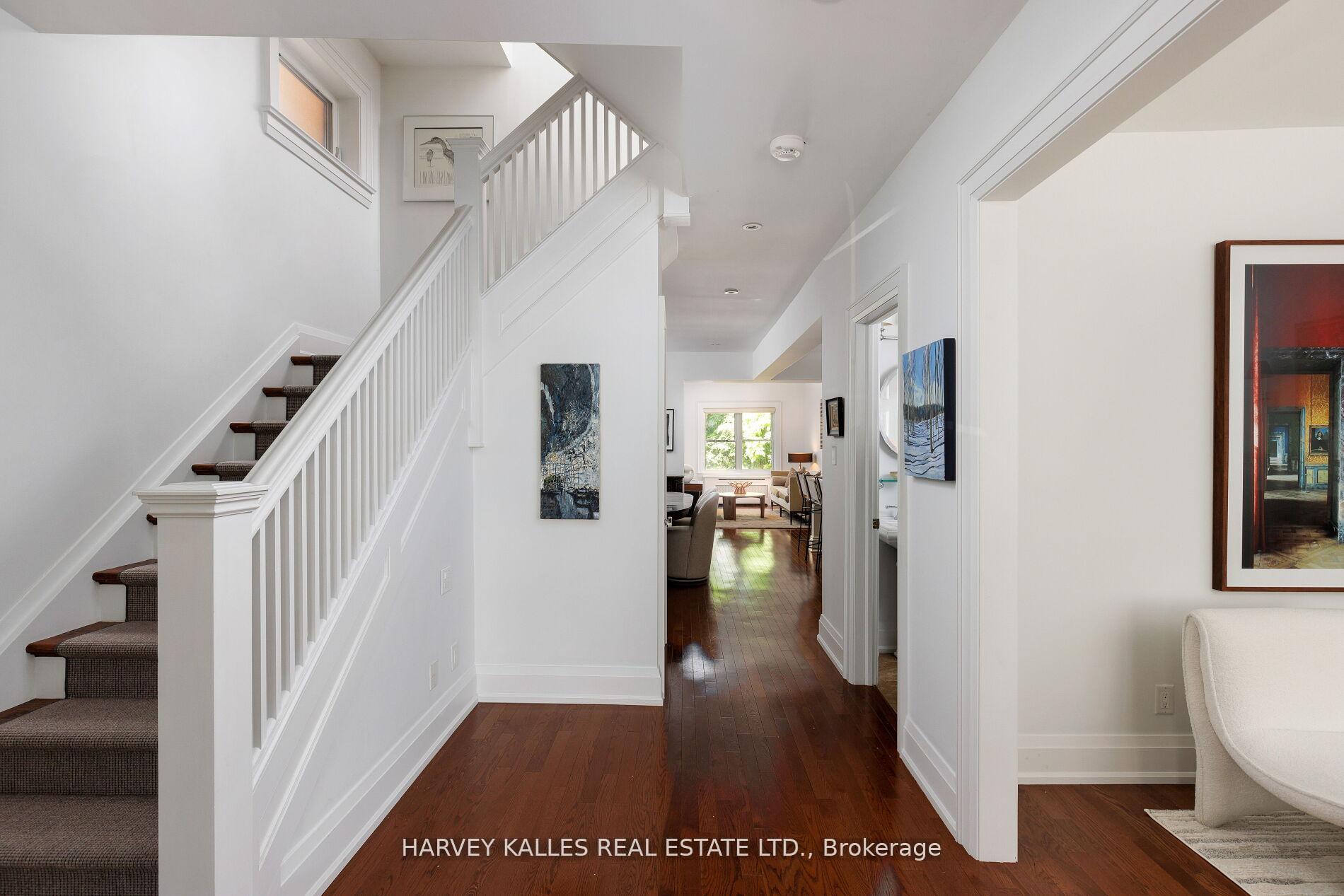 Photo 5 of 8 Edgewood Crescent, Toronto, Rosedale-Moore Park — HOMEH