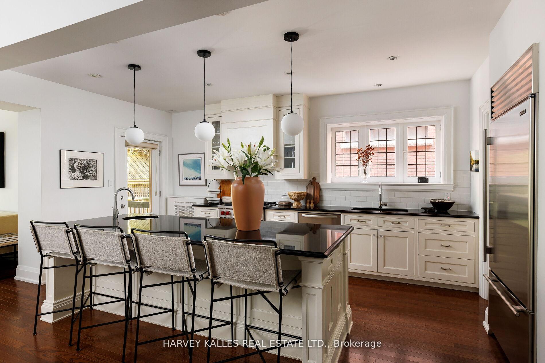 Photo 12 of 8 Edgewood Crescent, Toronto, Rosedale-Moore Park — HOMEH
