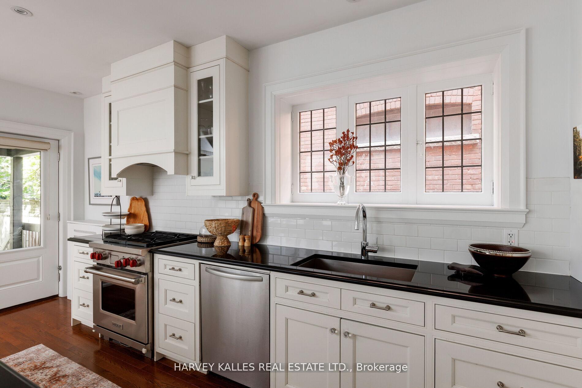 Photo 13 of 8 Edgewood Crescent, Toronto, Rosedale-Moore Park — HOMEH