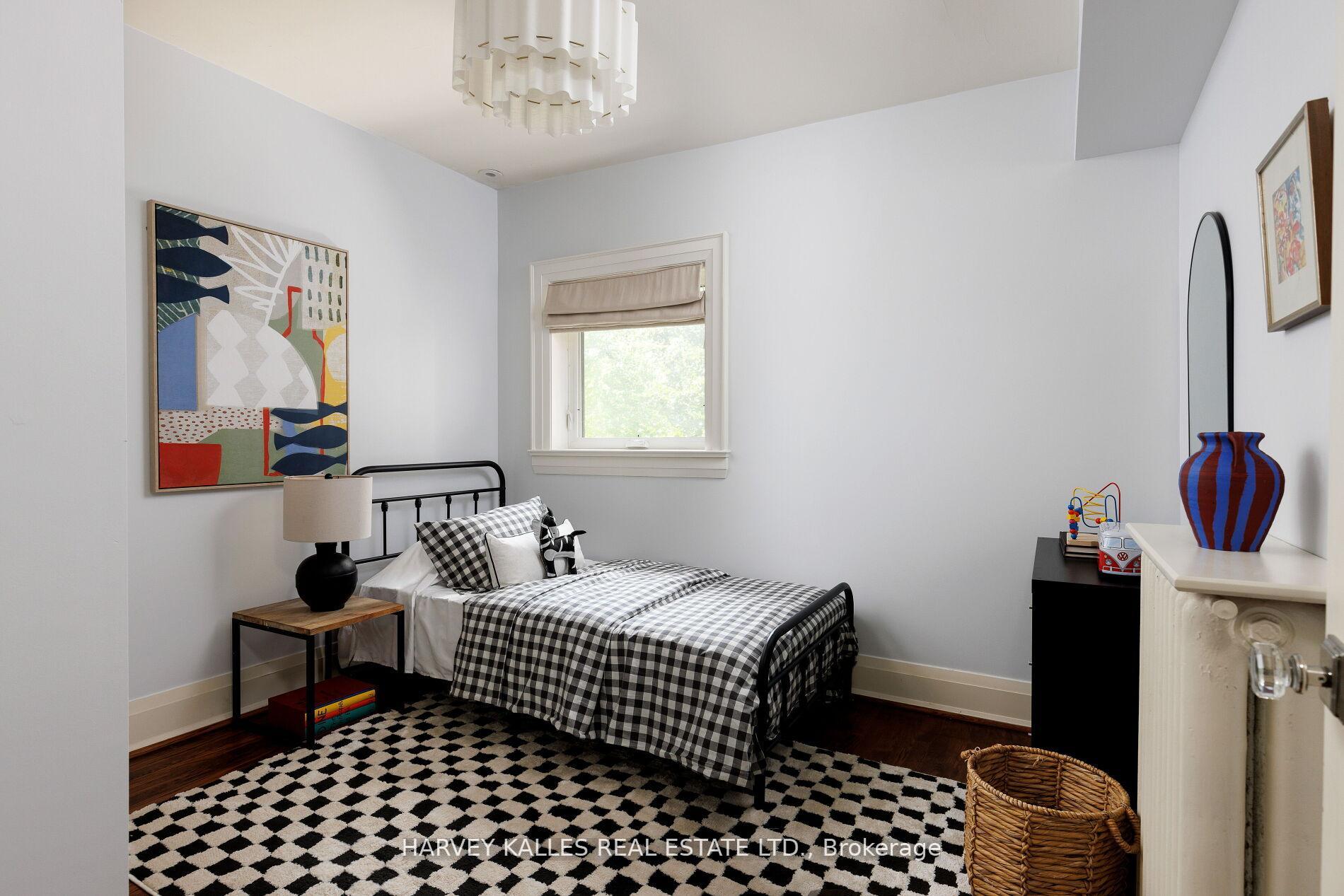 Photo 25 of 8 Edgewood Crescent, Toronto, Rosedale-Moore Park — HOMEH