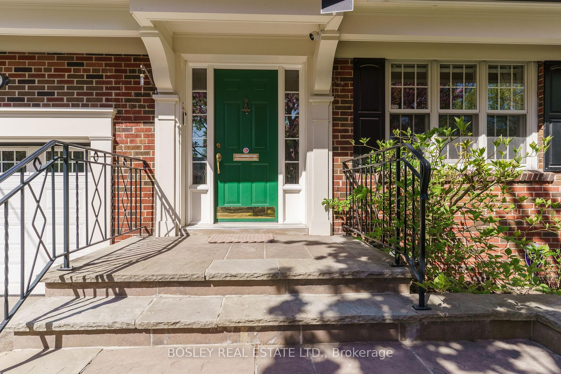 Photo 6 of 112 Brentcliffe Road, Toronto, Leaside — HOMEH