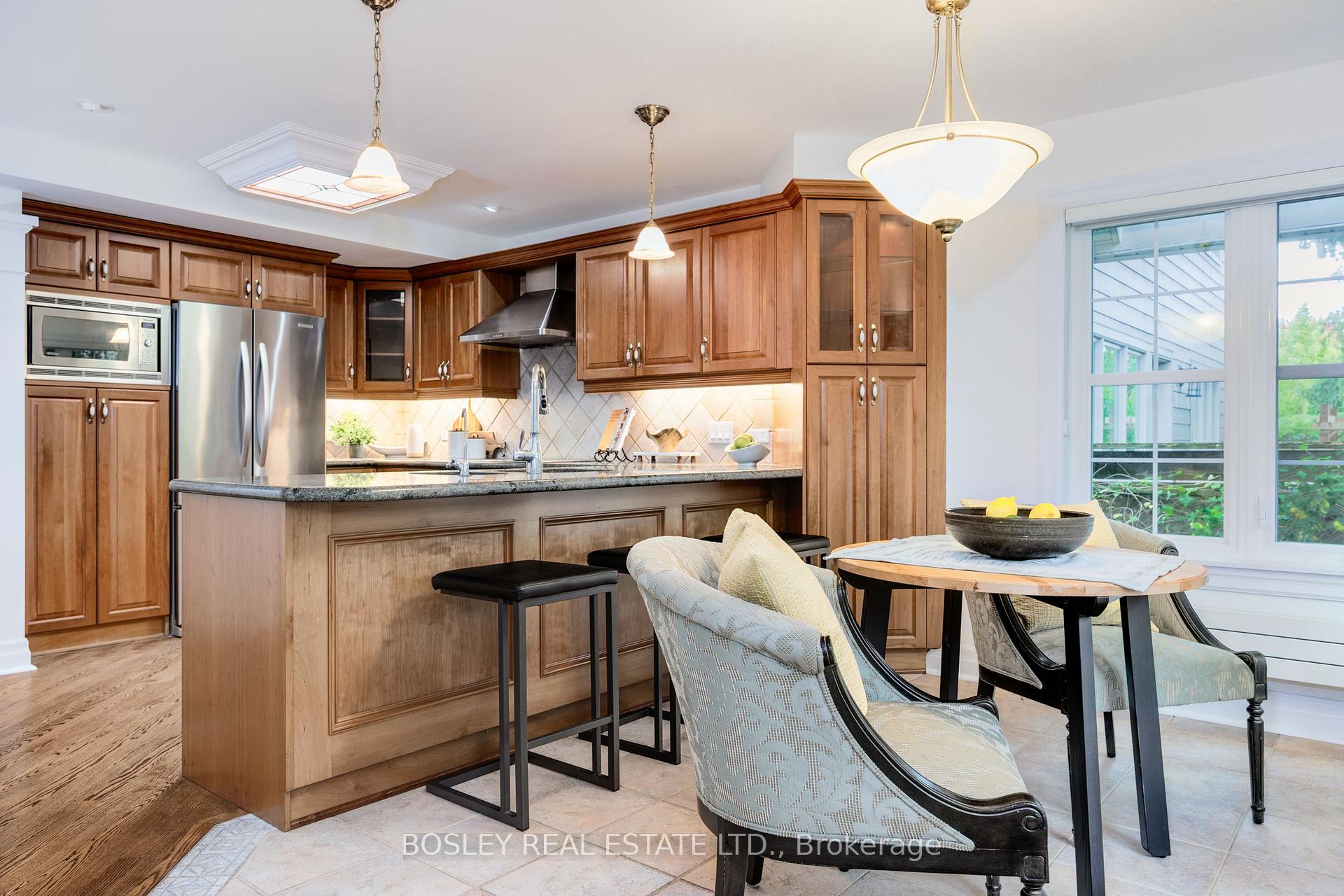 Photo 15 of 112 Brentcliffe Road, Toronto, Leaside — HOMEH
