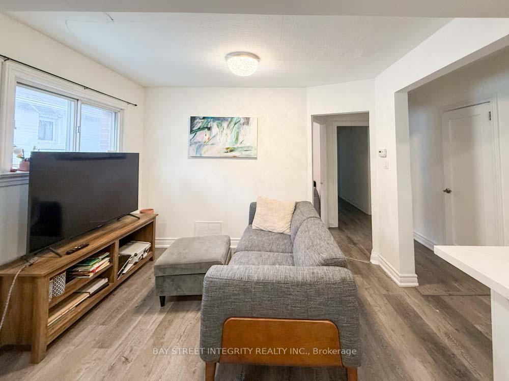 Photo 2 of Unit Upper, 315 Laird Drive, Toronto, Leaside — HOMEH