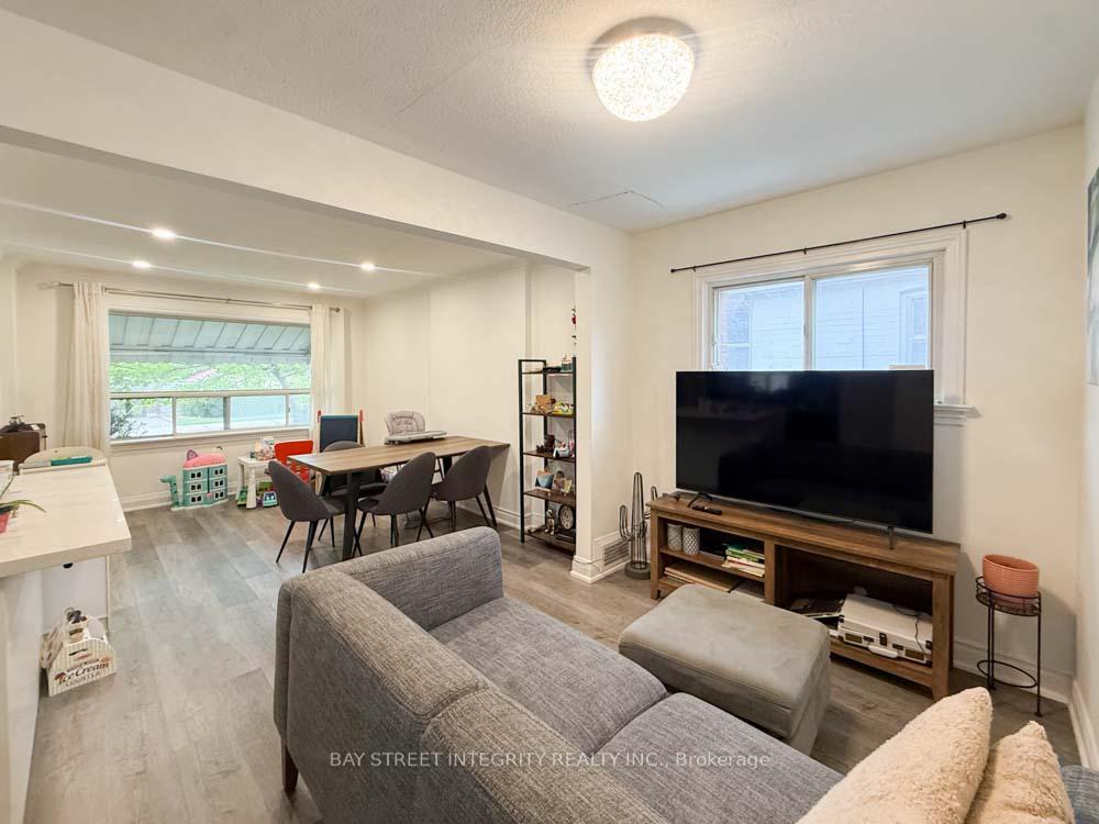Photo 3 of Unit Upper, 315 Laird Drive, Toronto, Leaside — HOMEH