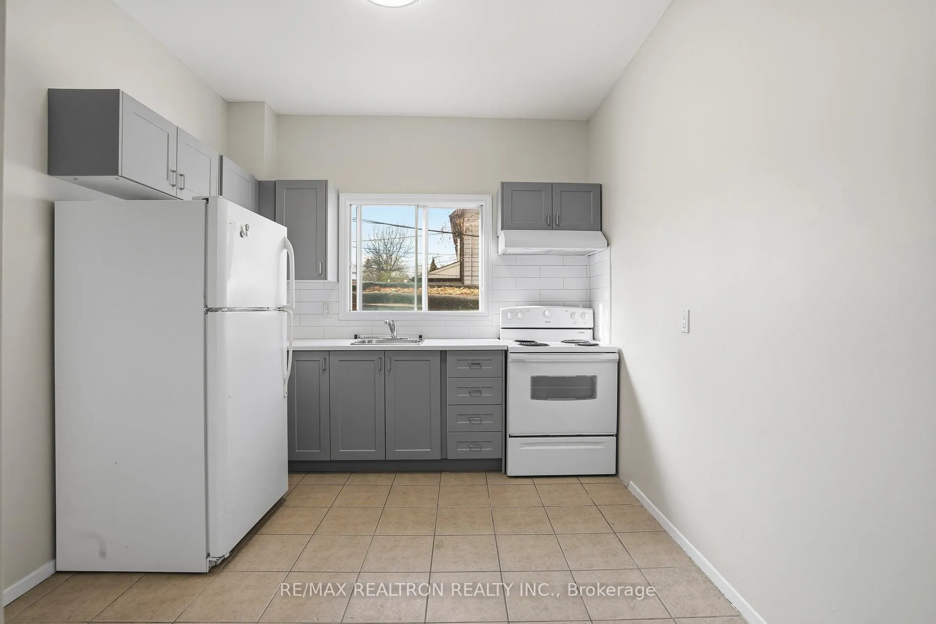 Photo 2 of Unit Apt 2, 82 Donlands Avenue, Toronto, Danforth — HOMEH