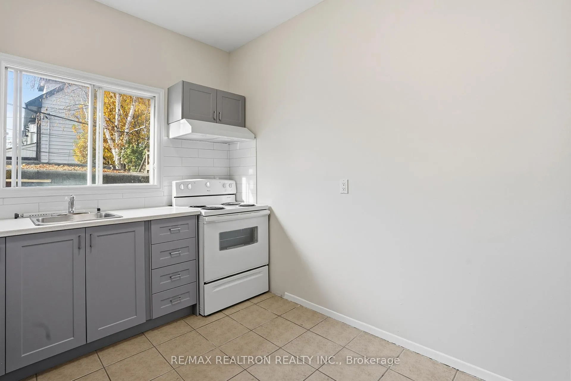 Photo 3 of Unit Apt 2, 82 Donlands Avenue, Toronto, Danforth — HOMEH