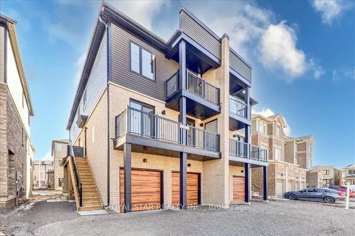 Photo 4 of Unit 2, 14 Pumpkin Cor Crescent, Barrie, Innis-Shore — HOMEH