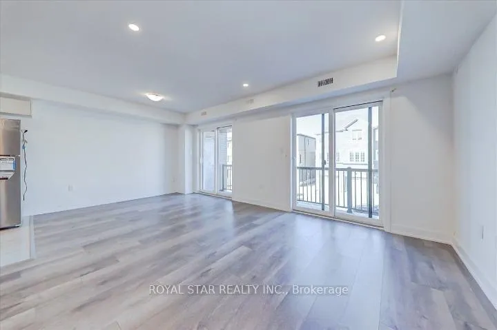 Photo 10 of Unit 2, 14 Pumpkin Cor Crescent, Barrie, Innis-Shore — HOMEH