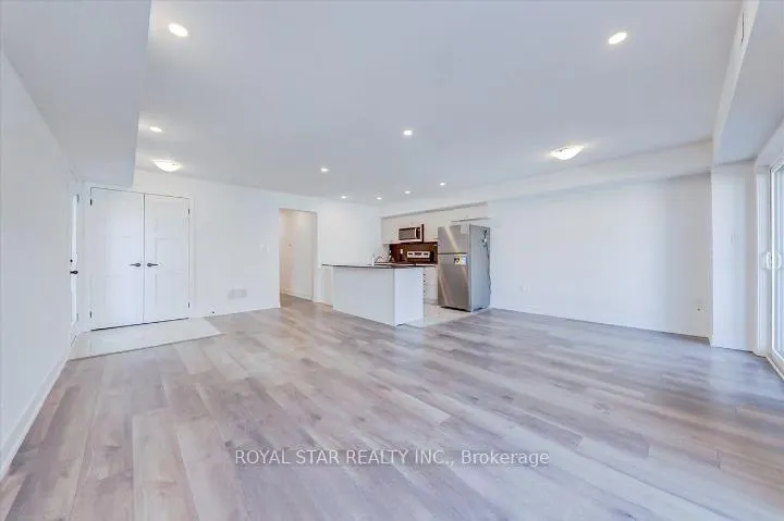 Photo 11 of Unit 2, 14 Pumpkin Cor Crescent, Barrie, Innis-Shore — HOMEH