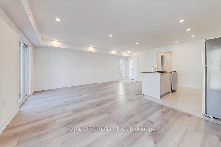 Photo 12 of Unit 2, 14 Pumpkin Cor Crescent, Barrie, Innis-Shore — HOMEH