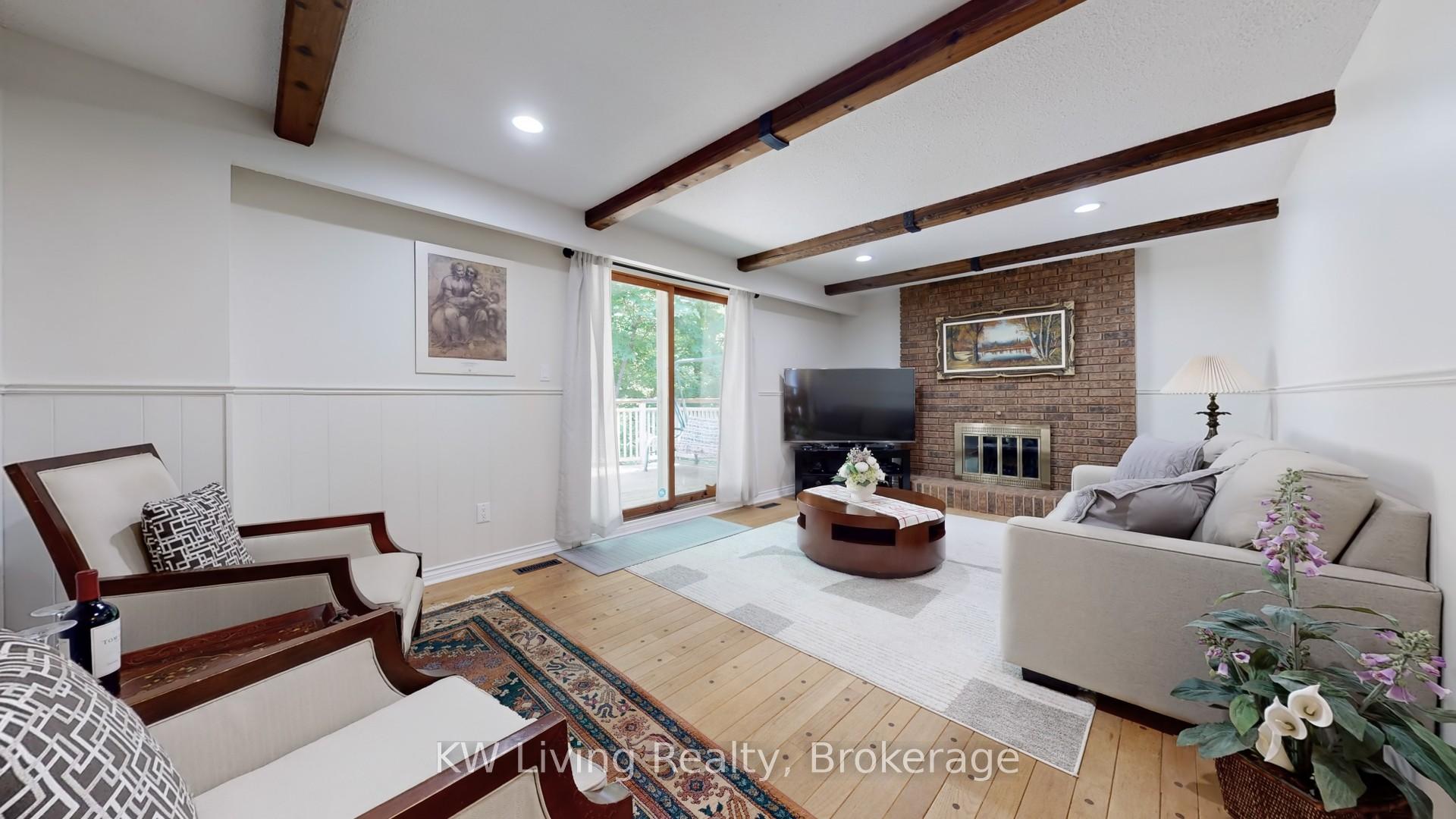 Photo 6 of 17 Woodvale Crescent, Toronto, East York — HOMEH