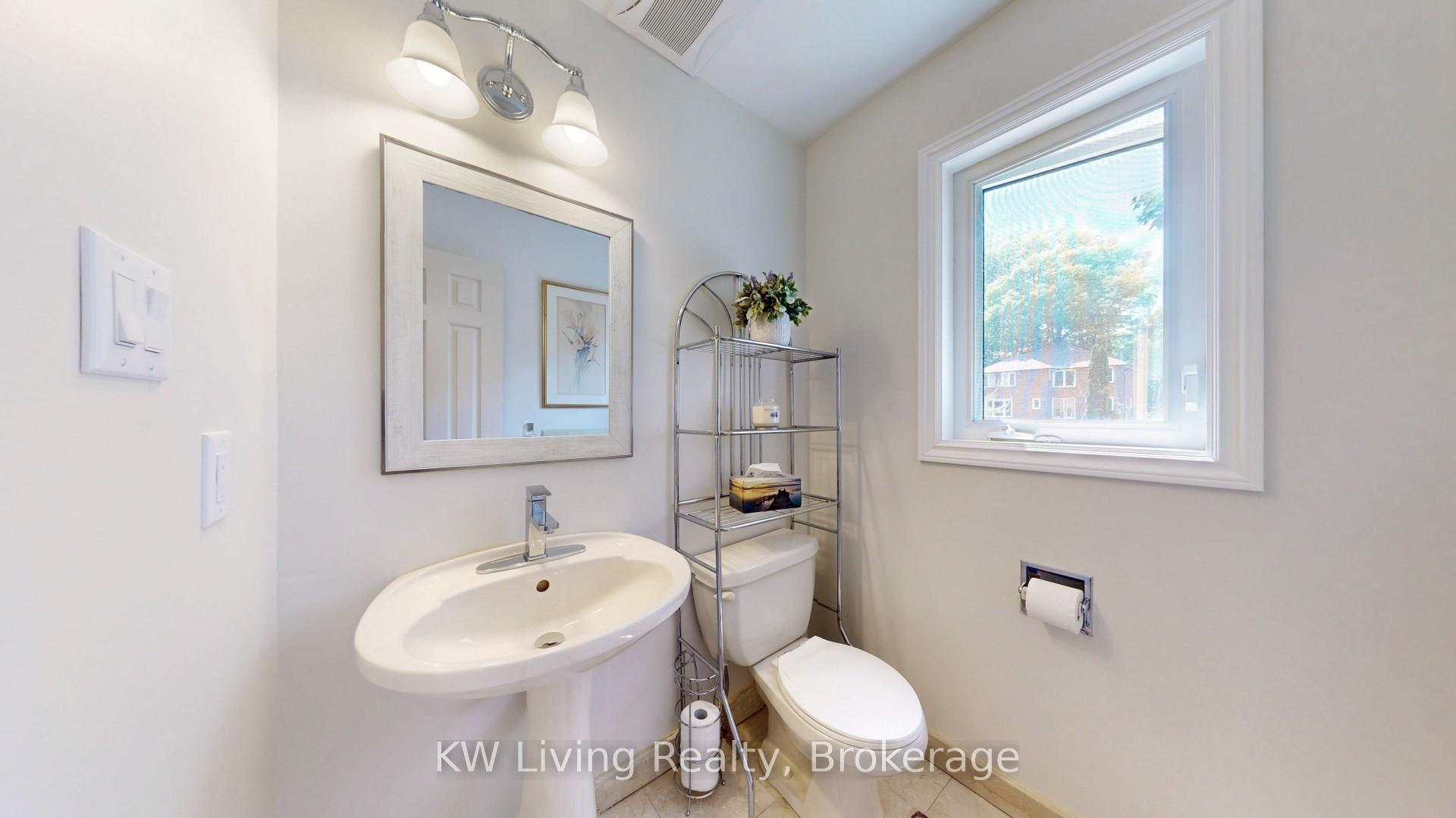 Photo 12 of 17 Woodvale Crescent, Toronto, East York — HOMEH