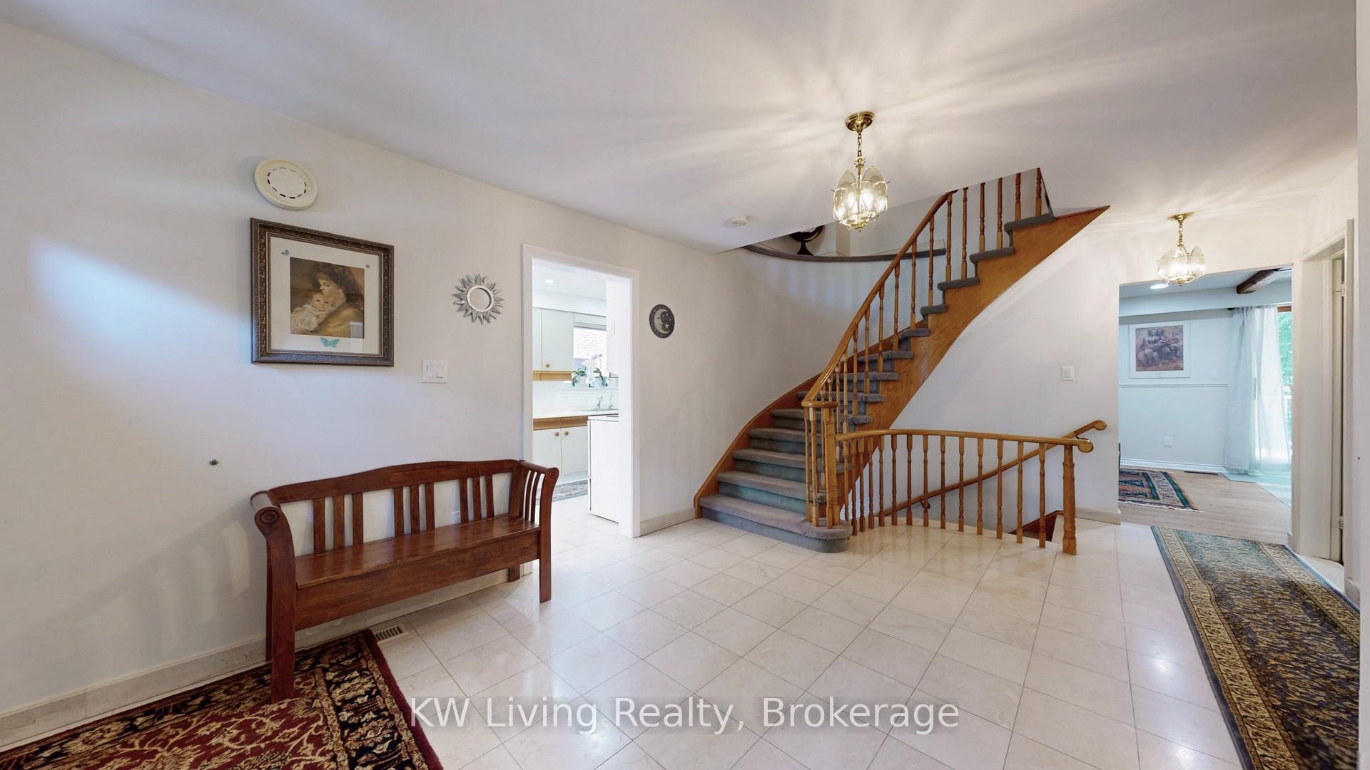 Photo 13 of 17 Woodvale Crescent, Toronto, East York — HOMEH