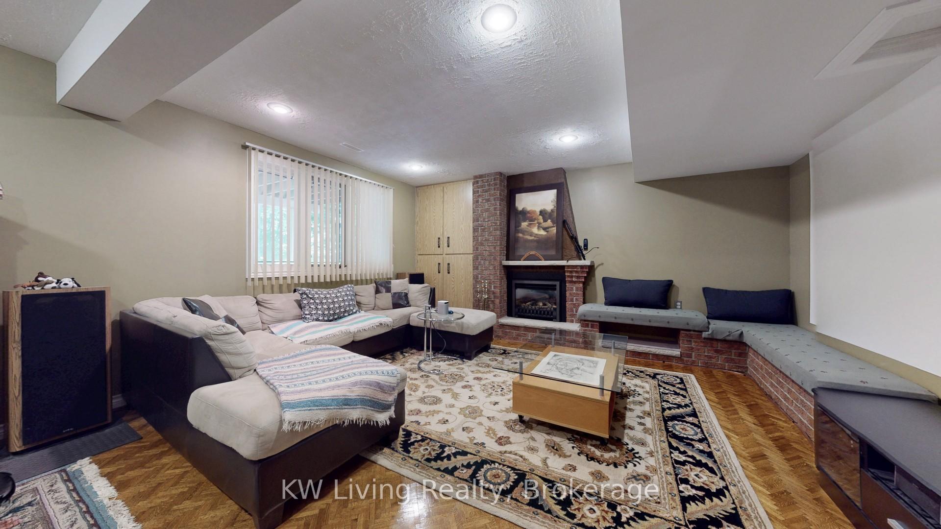 Photo 23 of 17 Woodvale Crescent, Toronto, East York — HOMEH