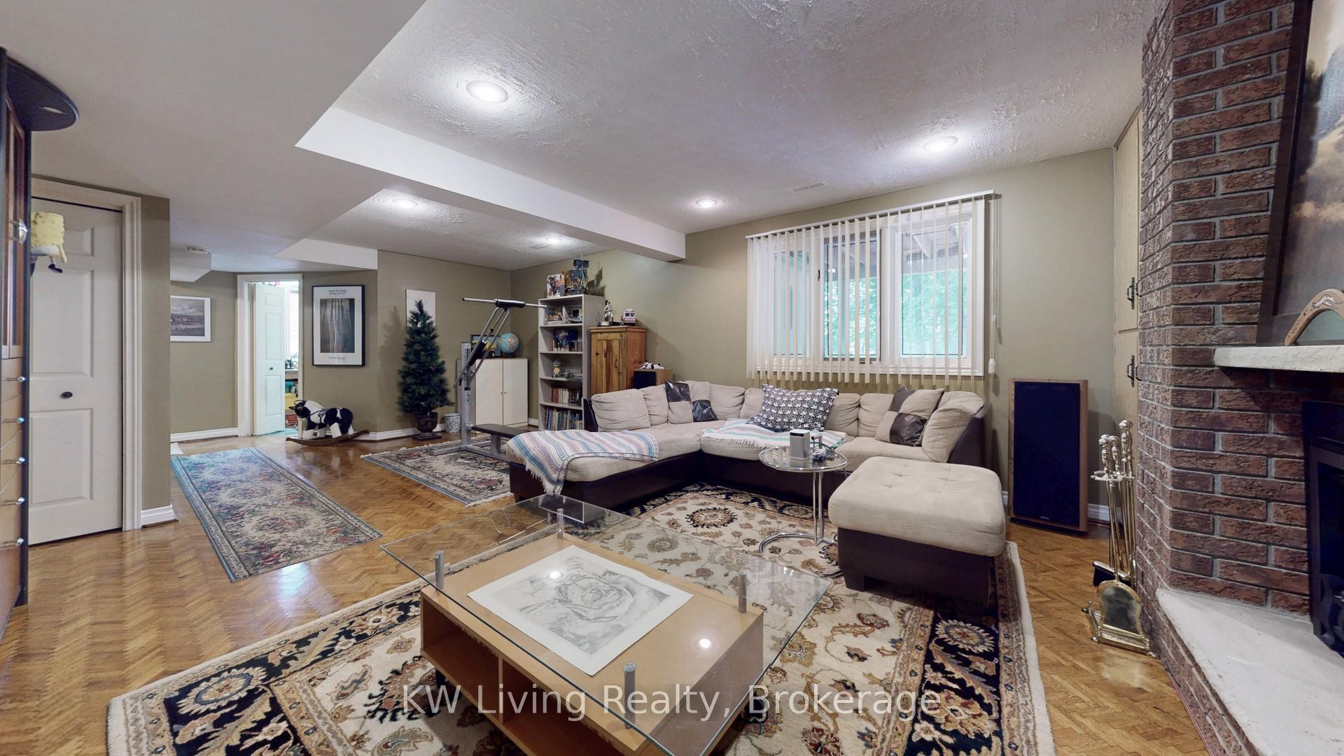 Photo 24 of 17 Woodvale Crescent, Toronto, East York — HOMEH