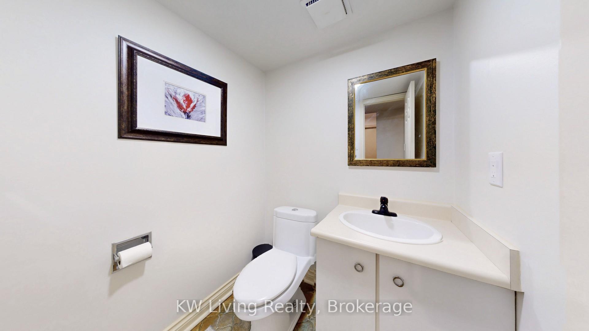 Photo 25 of 17 Woodvale Crescent, Toronto, East York — HOMEH