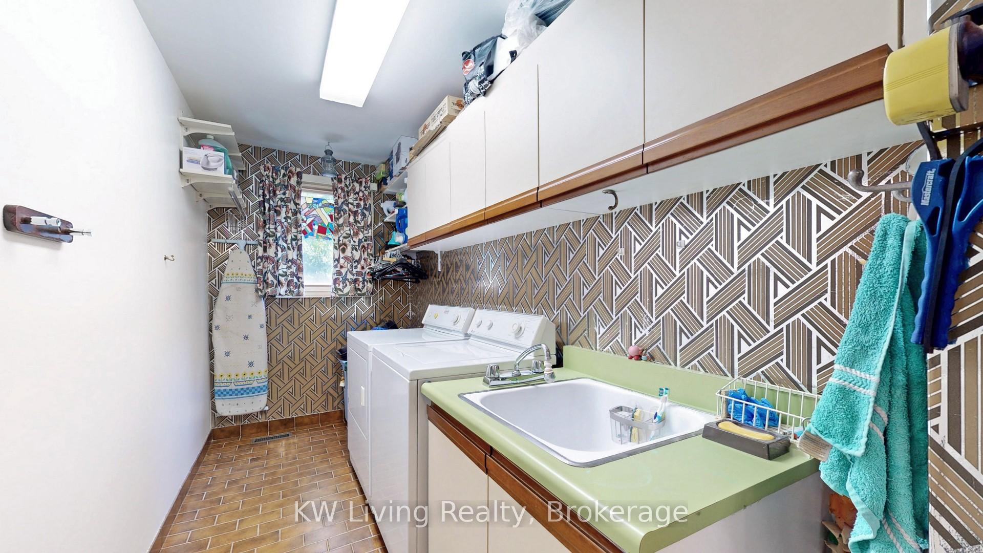 Photo 28 of 17 Woodvale Crescent, Toronto, East York — HOMEH