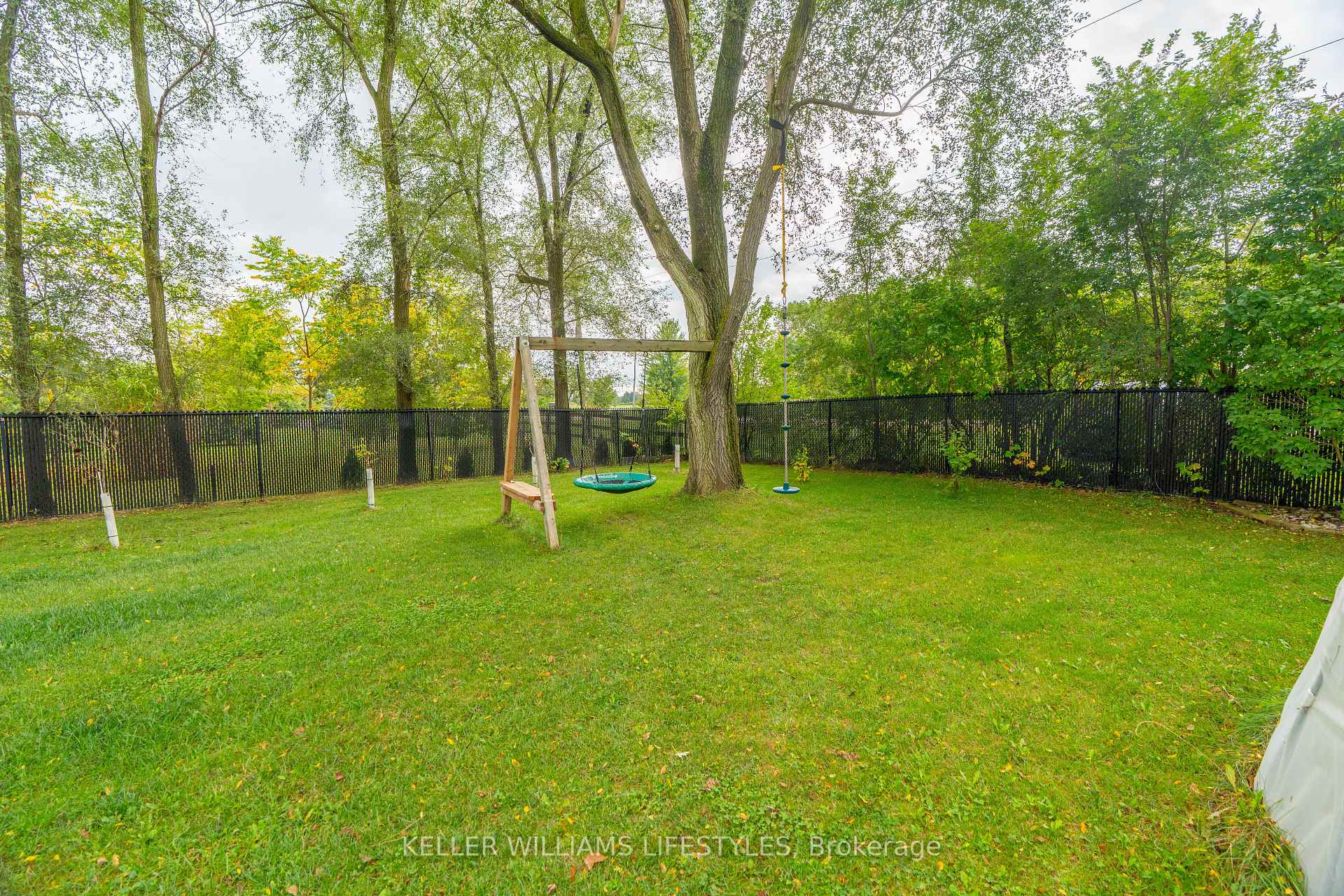 Photo 33 of 8749 Longwoods Road, Strathroy-Caradoc, Rural Strathroy-Caradoc — HOMEH