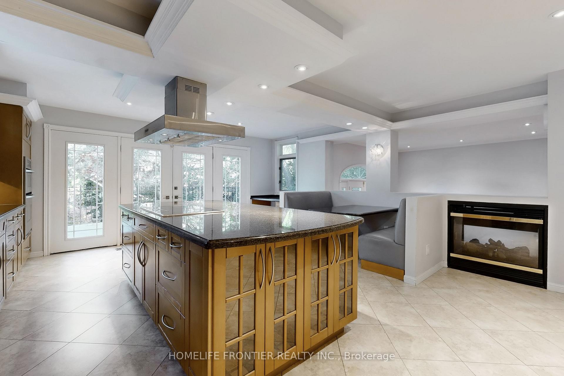 Photo 9 of 23 Nesbitt Drive, Toronto, Leaside — HOMEH