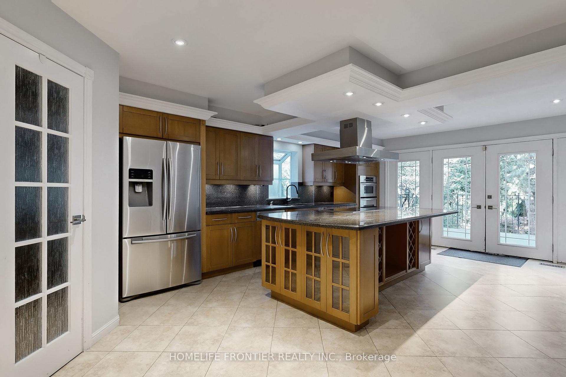 Photo 10 of 23 Nesbitt Drive, Toronto, Leaside — HOMEH
