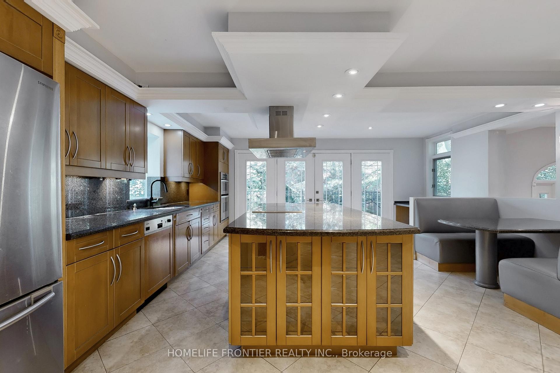 Photo 11 of 23 Nesbitt Drive, Toronto, Leaside — HOMEH