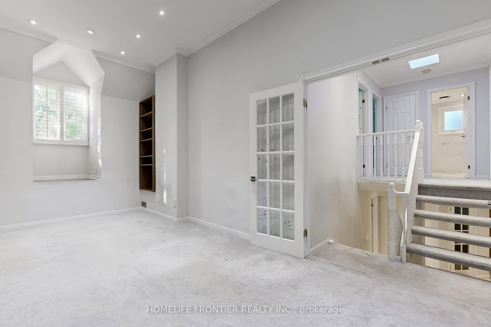 Photo 13 of 23 Nesbitt Drive, Toronto, Leaside — HOMEH