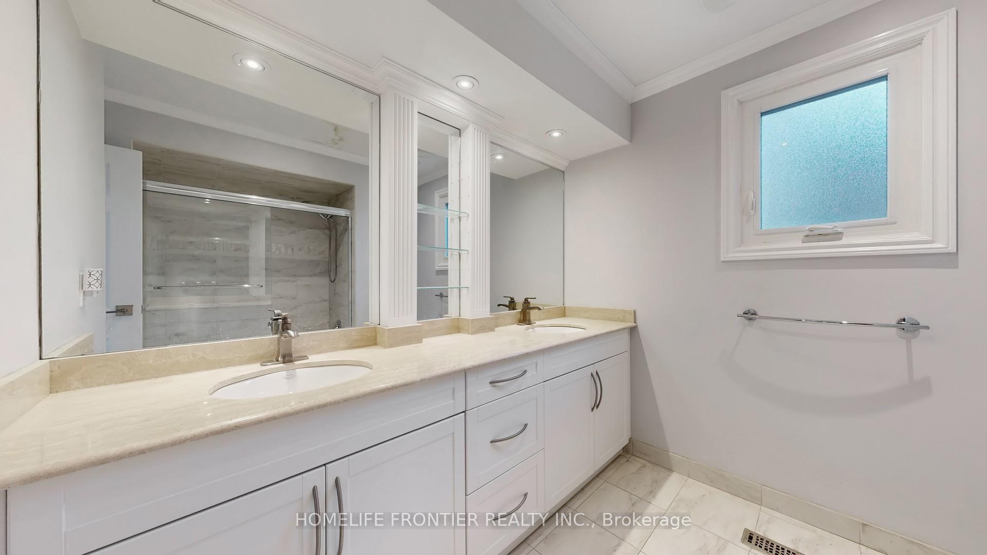 Photo 21 of 23 Nesbitt Drive, Toronto, Leaside — HOMEH