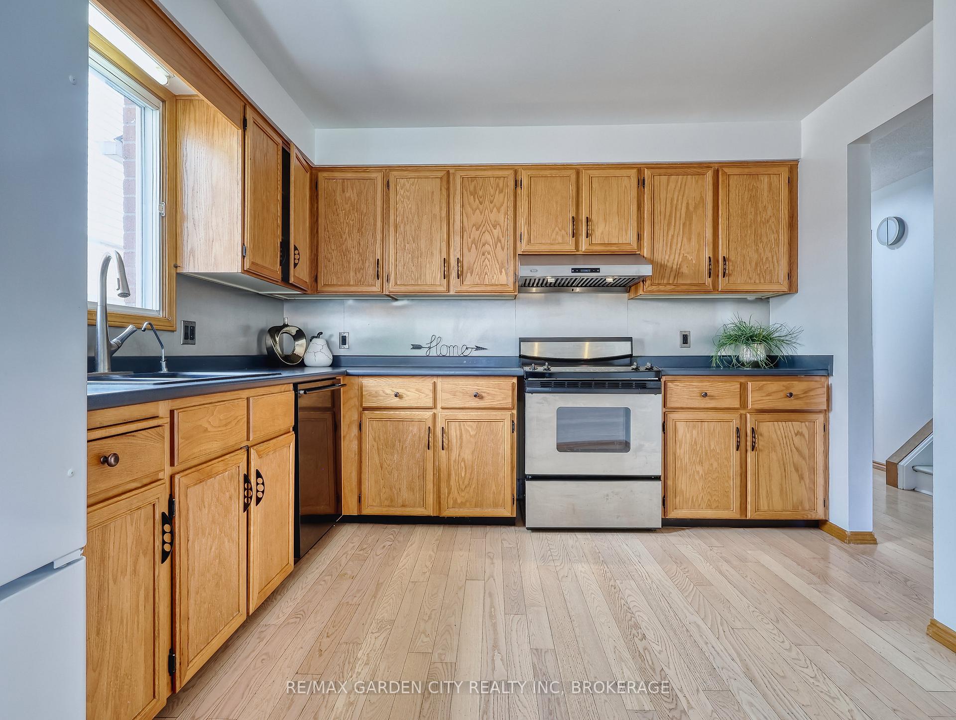 Photo 13 of 50 Culligan Crescent, Thorold, Confederation Heights — HOMEH
