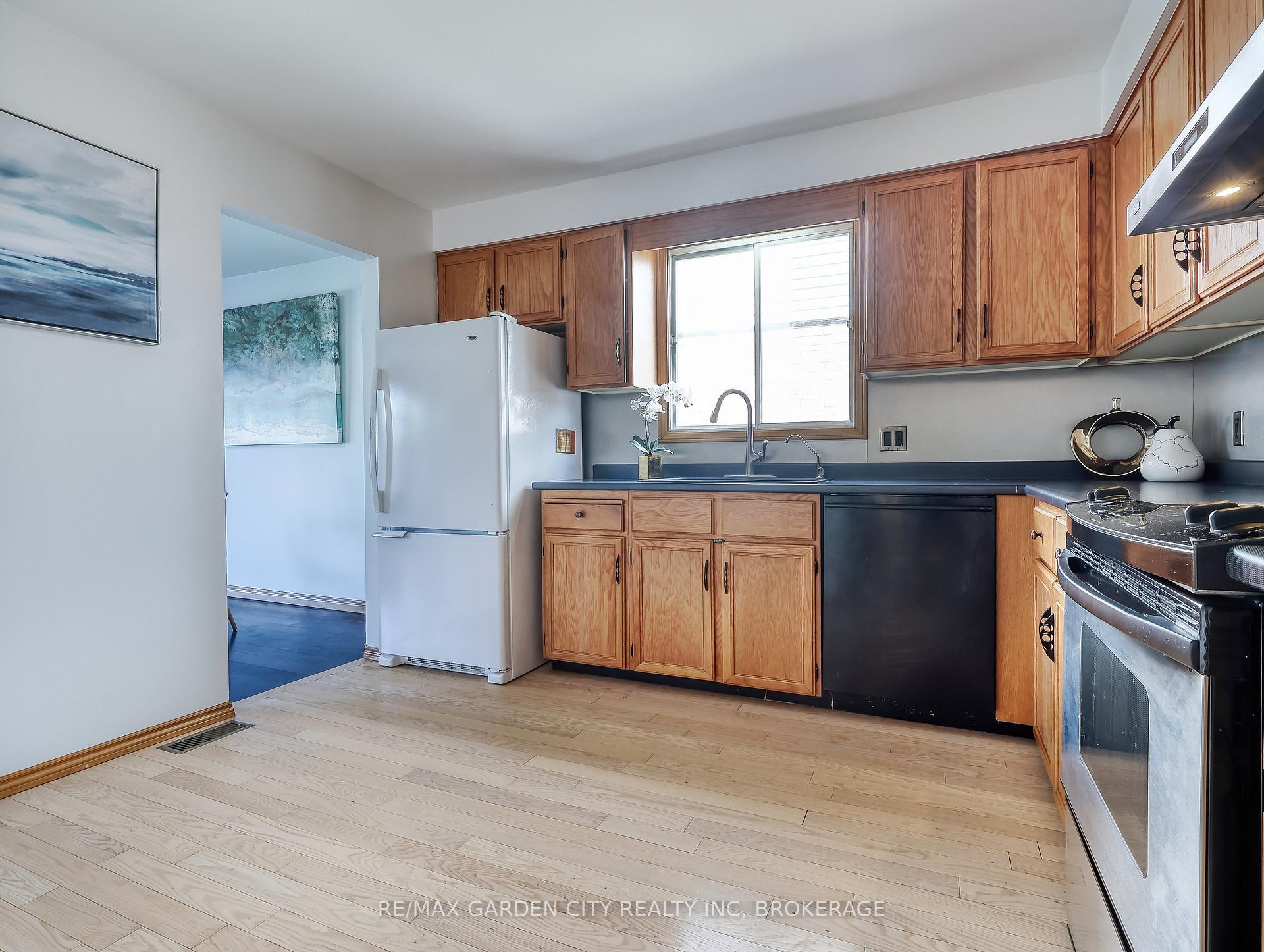 Photo 15 of 50 Culligan Crescent, Thorold, Confederation Heights — HOMEH
