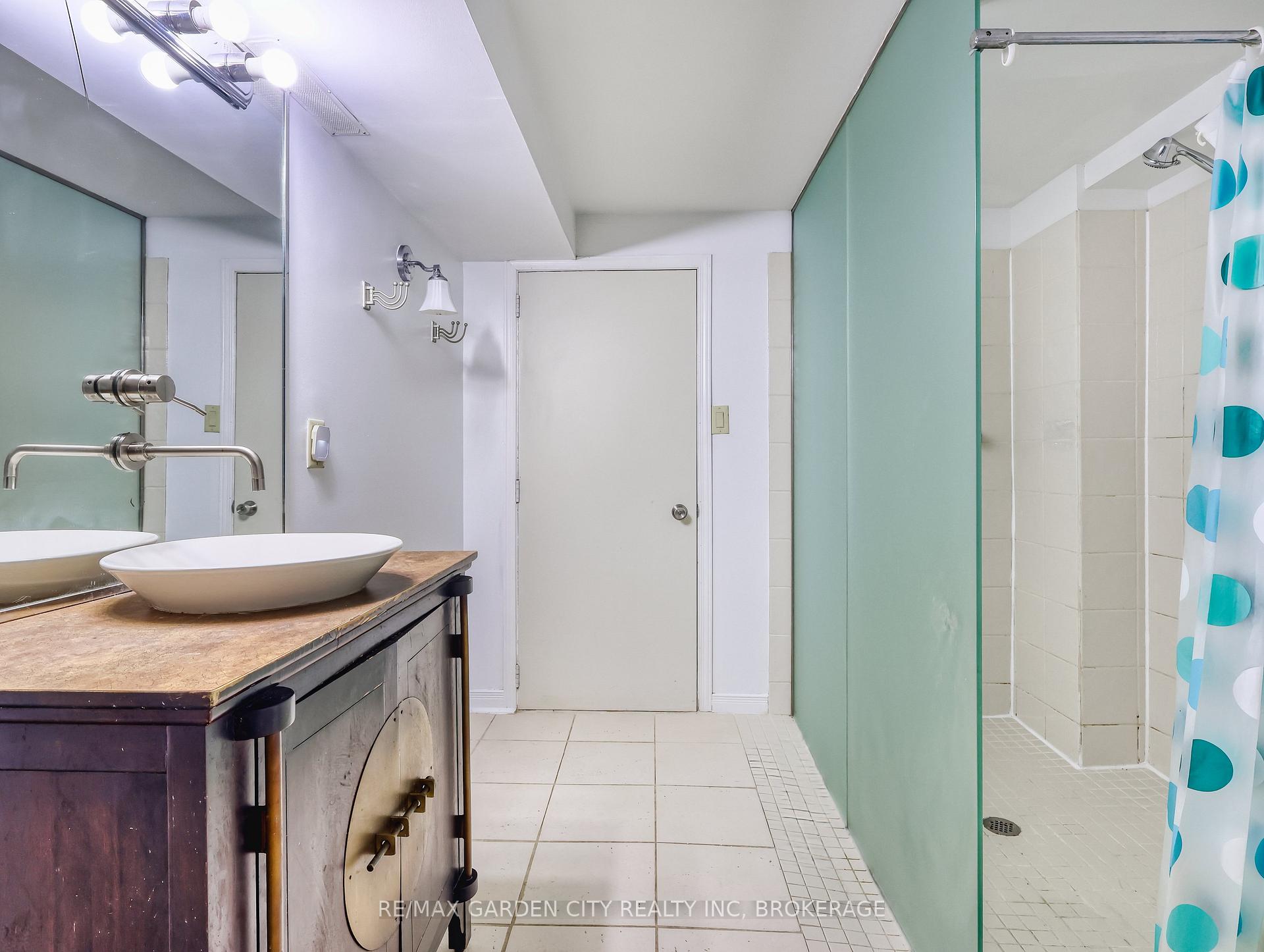 Photo 39 of 50 Culligan Crescent, Thorold, Confederation Heights — HOMEH