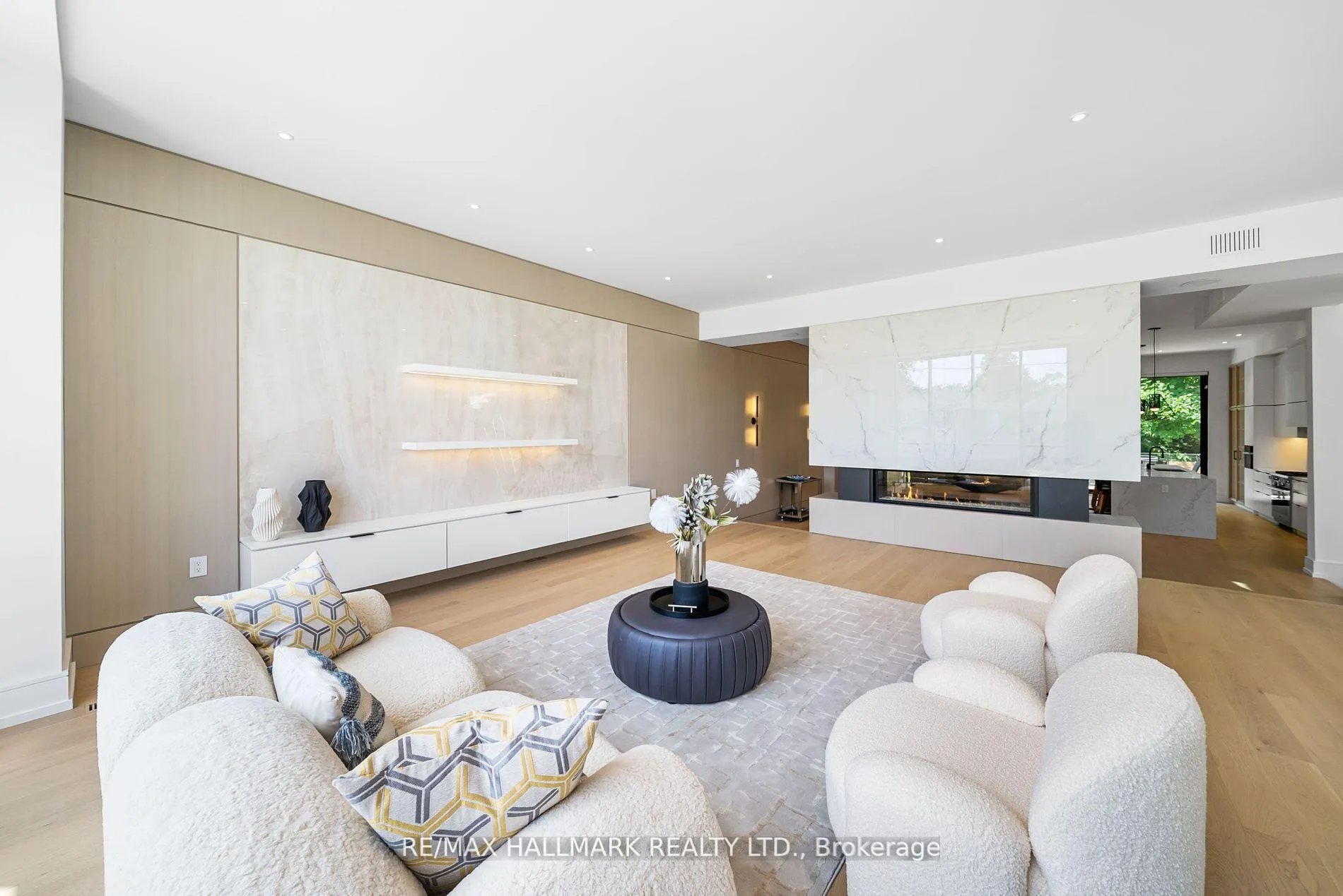 Photo 7 of 22 Divadale Drive, Toronto, Leaside — HOMEH