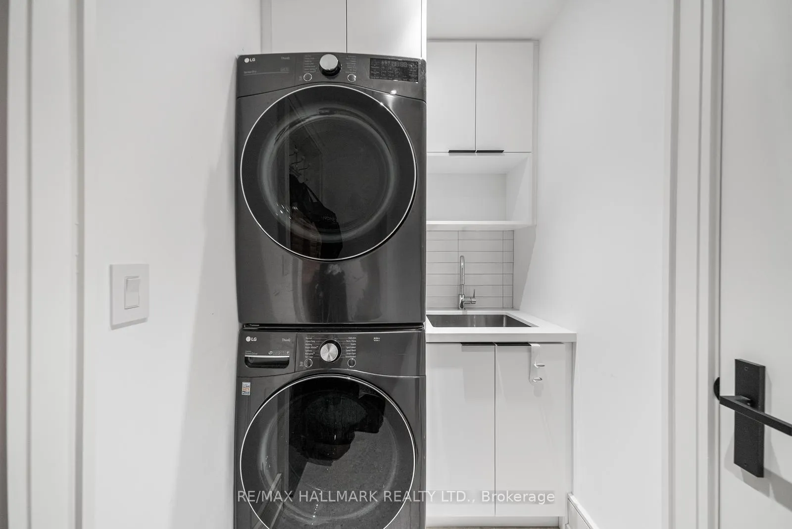 Photo 37 of 22 Divadale Drive, Toronto, Leaside — HOMEH