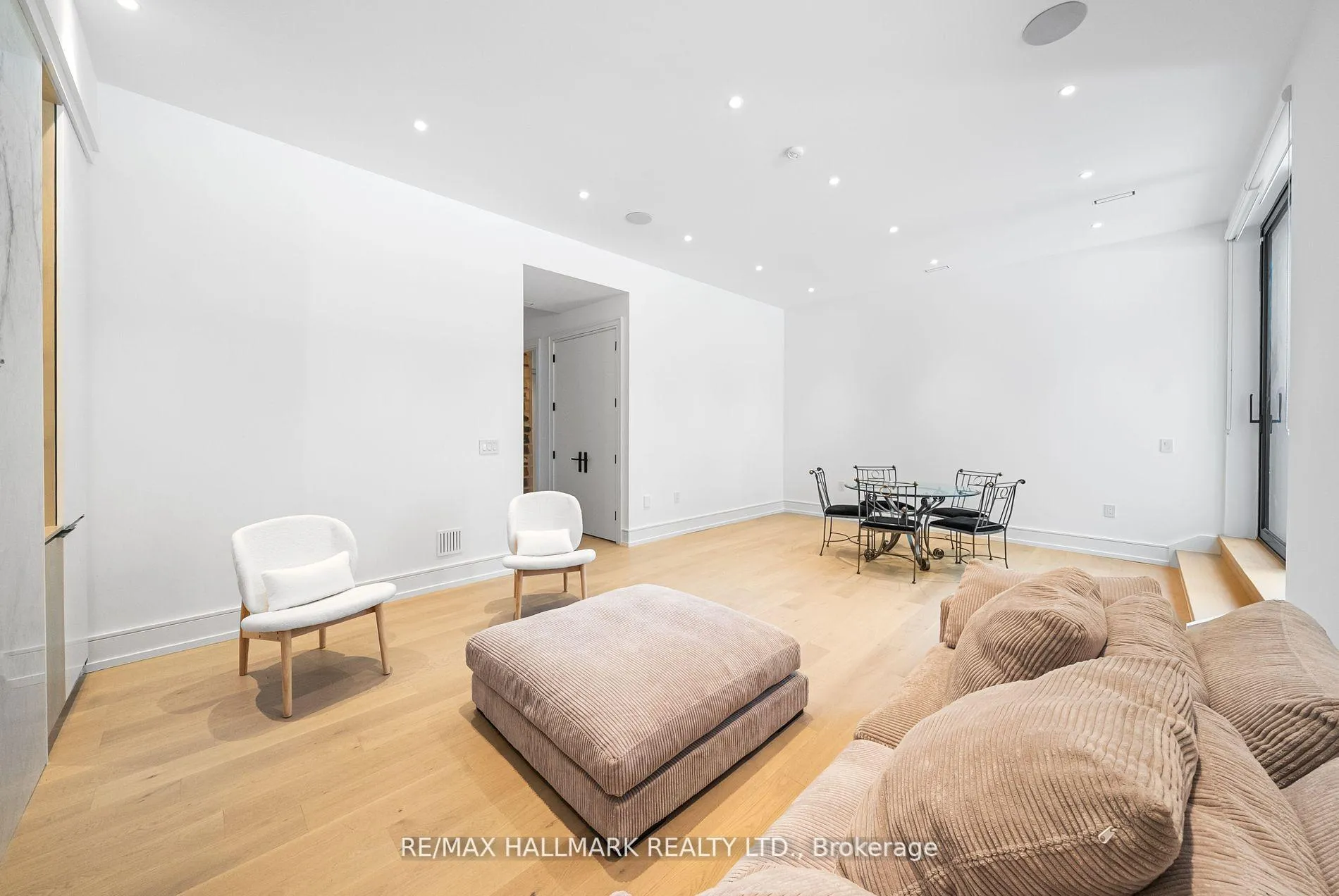 Photo 42 of 22 Divadale Drive, Toronto, Leaside — HOMEH