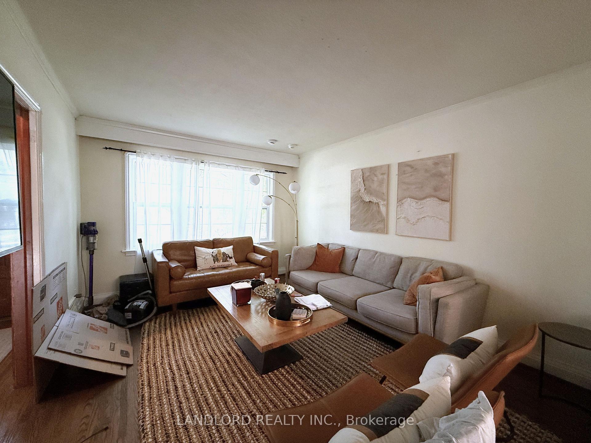 Photo 3 of 1 Thursfield Crescent, Toronto, Leaside — HOMEH